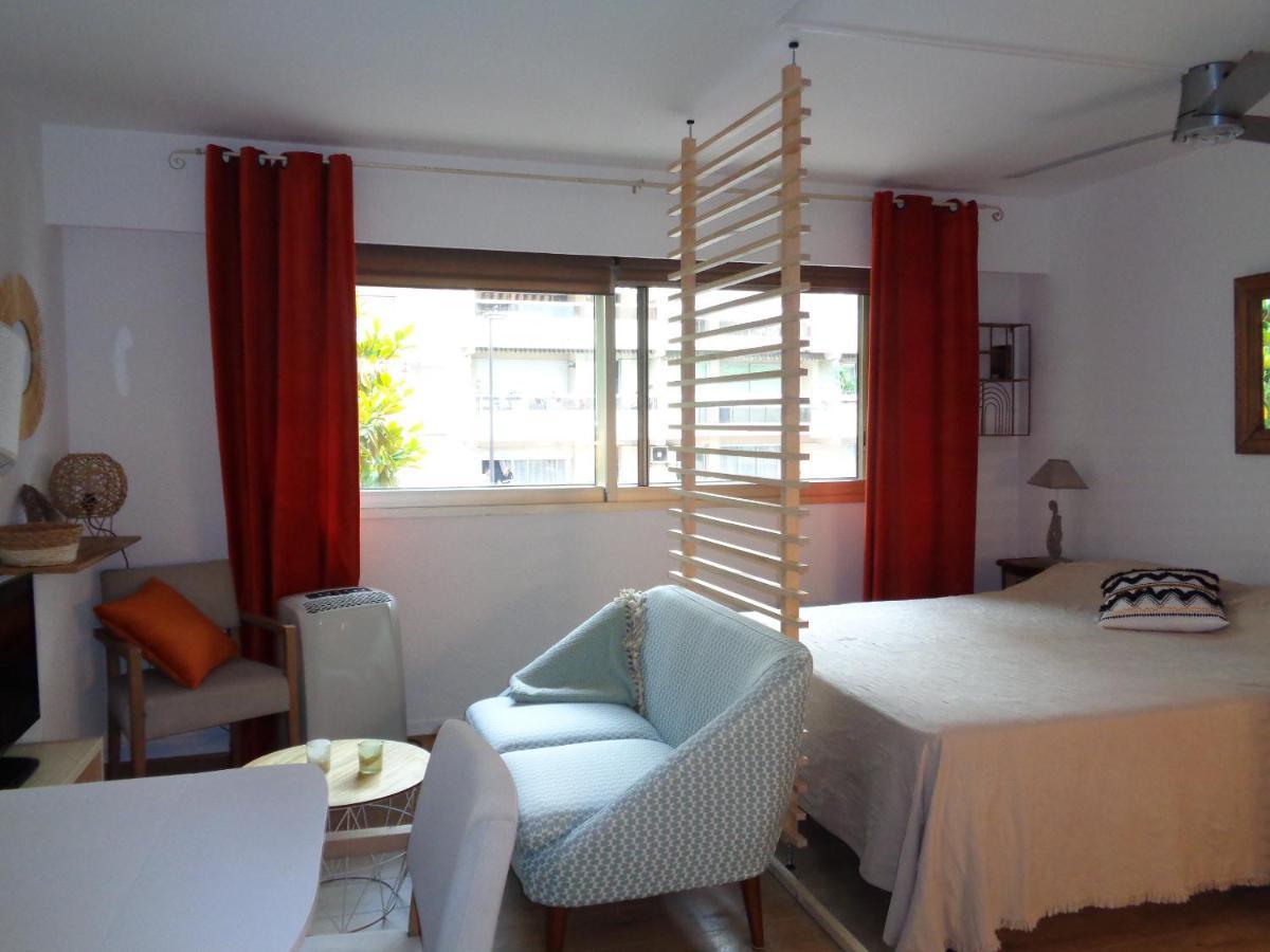 sun beach Juan-les-Pins Exterior foto