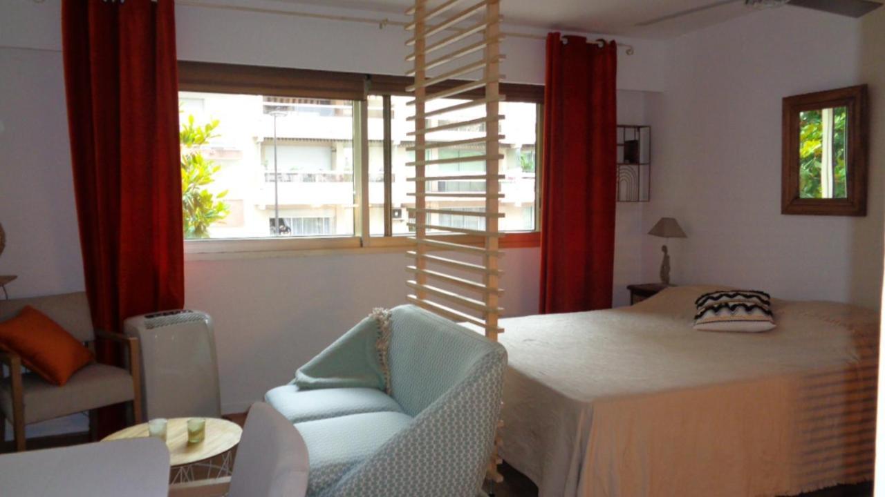 sun beach Juan-les-Pins Exterior foto